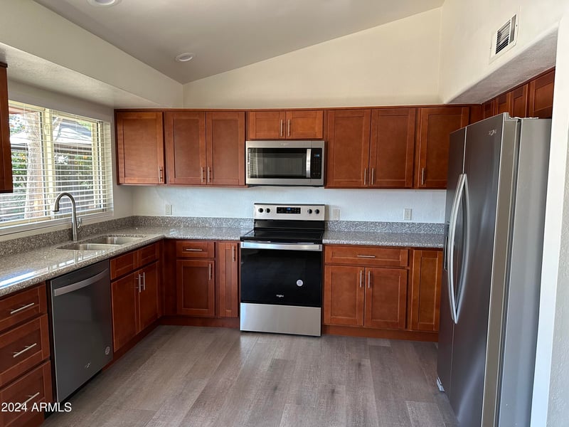 8117 Dreyfus Dr, Peoria, AZ 85381