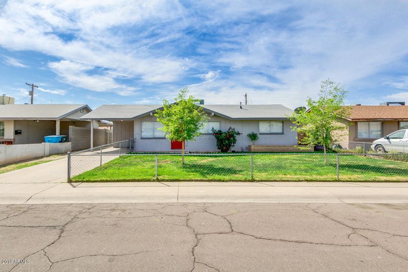 8117 W Earll Dr, Phoenix, AZ 85033