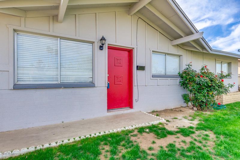 8117 W Earll Dr, Phoenix, AZ 85033