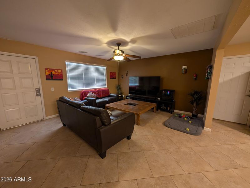 812 E Desert Dr N, Phoenix, AZ 85042