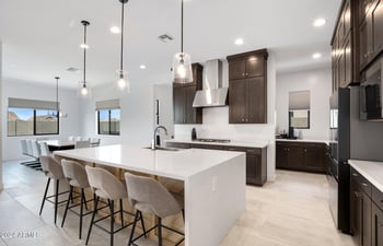 812 Summerside Rd, Phoenix, AZ 85042