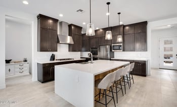 812 Summerside Rd, Phoenix, AZ 85042