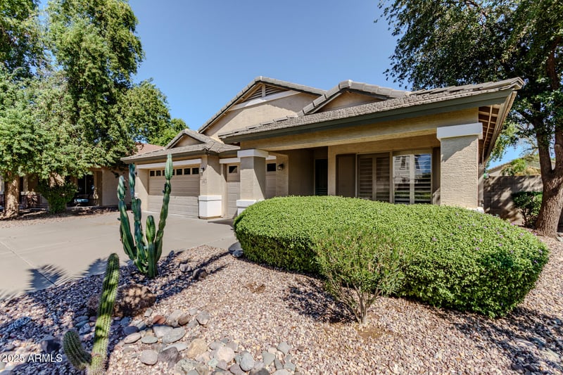 812 Gascon Rd, San Tan Valley, AZ 85143