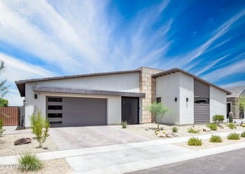 812 Summerside Rd, Phoenix, AZ 85042