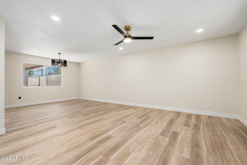 8120 32nd Ave, Phoenix, AZ 85051