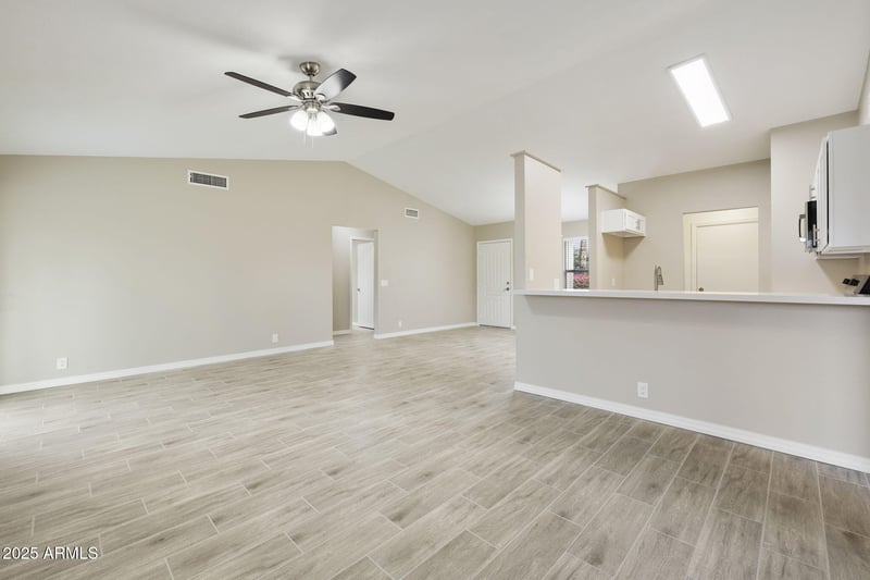 8120 Krall St, Glendale, AZ 85303