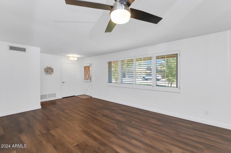 8120 N 5th St, Phoenix, AZ 85020