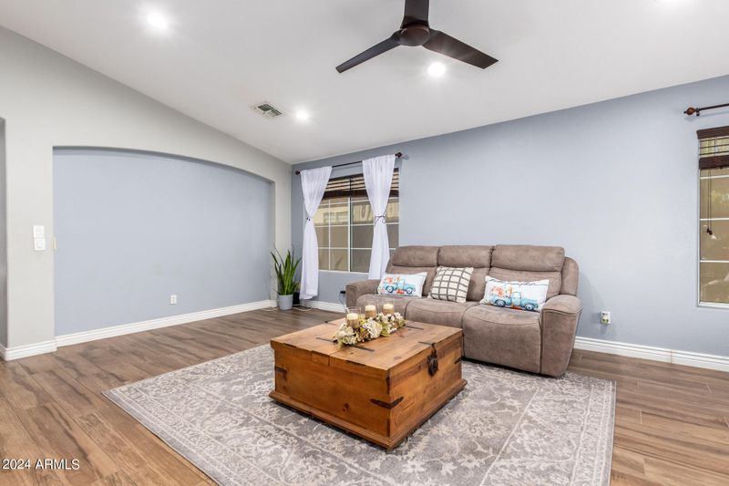 8120 W Pima St, Phoenix, AZ 85043