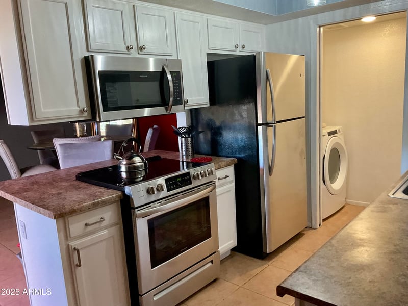 8121 32nd Ave, Phoenix, AZ 85051