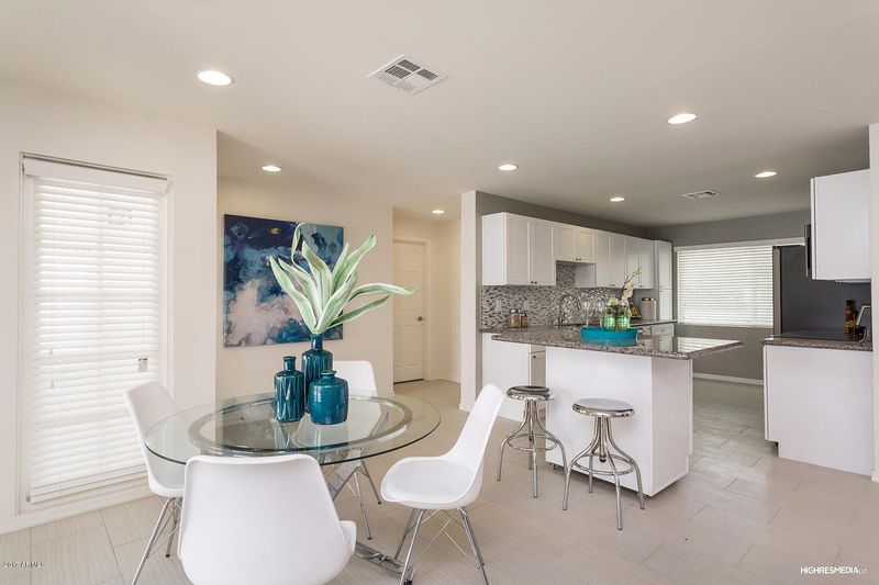 8122 N 7th Ave, Phoenix, AZ 85021