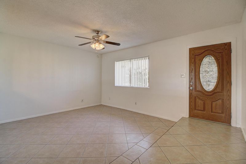 8123 W Westview Dr, Phoenix, AZ 85033