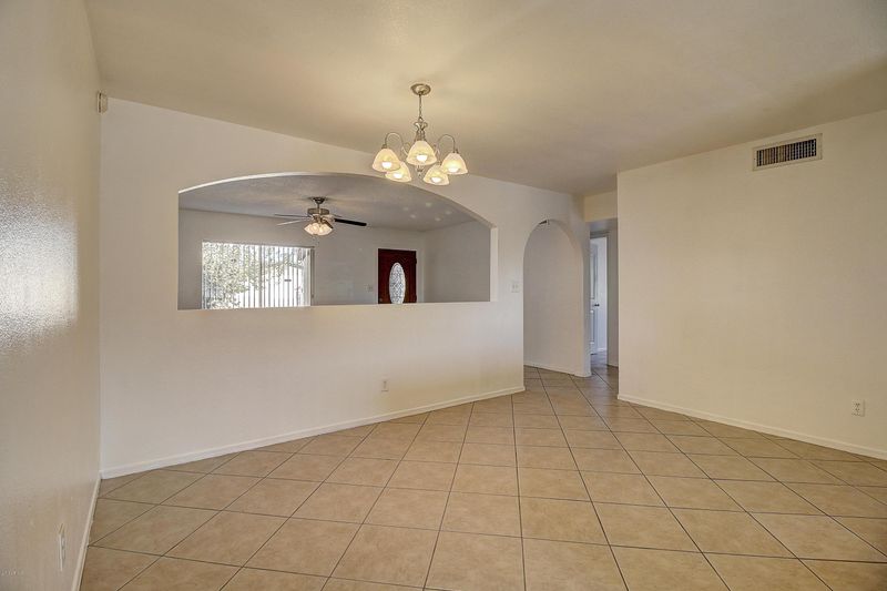 8123 W Westview Dr, Phoenix, AZ 85033