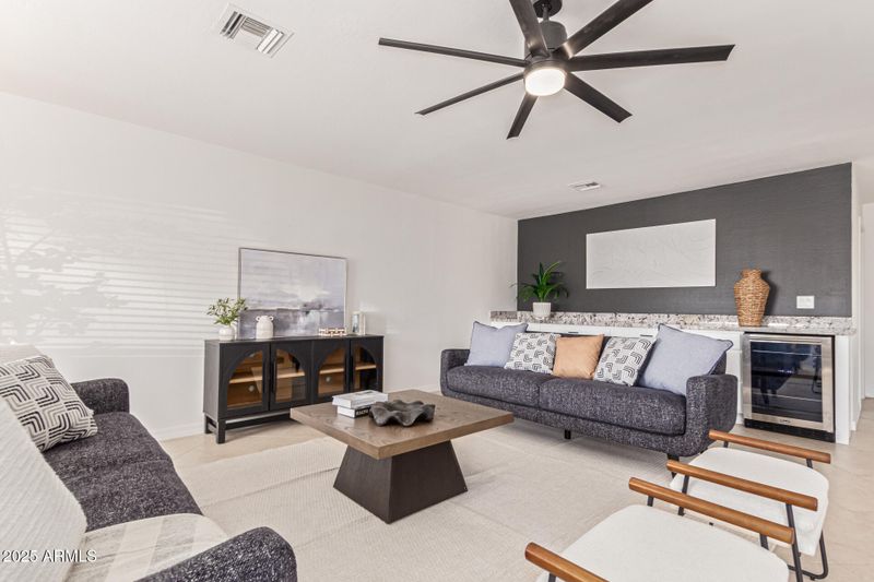 8124 E Mitchell Dr, Scottsdale, AZ 85251