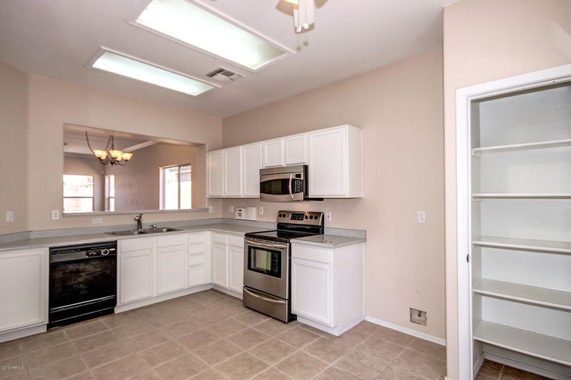 8124 E Osage Ave, Mesa, AZ 85212