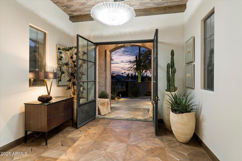 8124 E Paraiso Dr, Scottsdale, AZ 85255