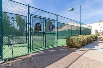 8124 Jenan Dr, Scottsdale, AZ 85260