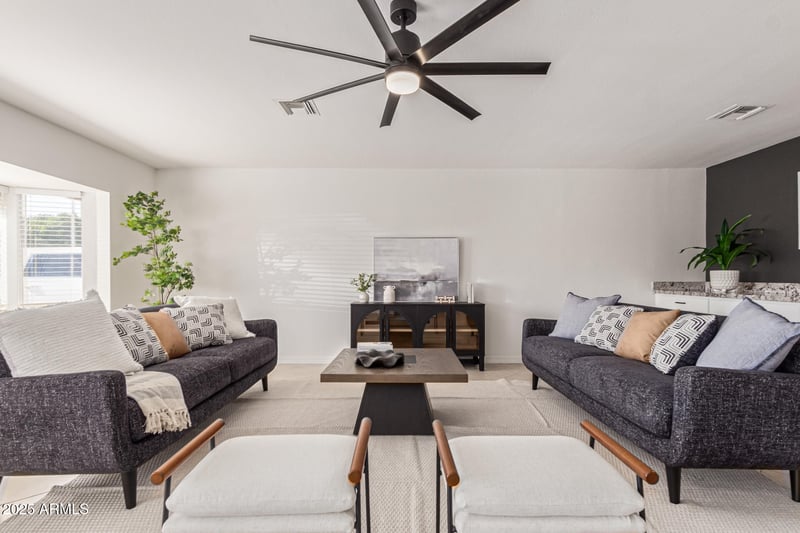 8124 Mitchell Dr, Scottsdale, AZ 85251