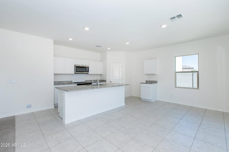 8125 64th Ln, Laveen, AZ 85339