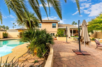 8125 Taylor Dr, Tempe, AZ 85284