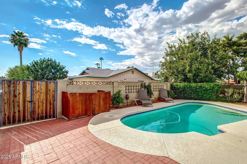 8126 16th Dr, Phoenix, AZ 85021