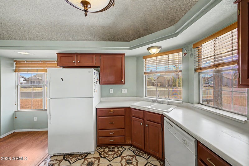 8126 W Columbine Dr, Peoria, AZ 85381
