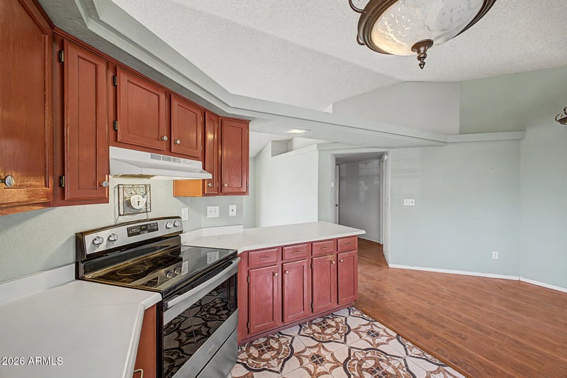 8126 W Columbine Dr, Peoria, AZ 85381