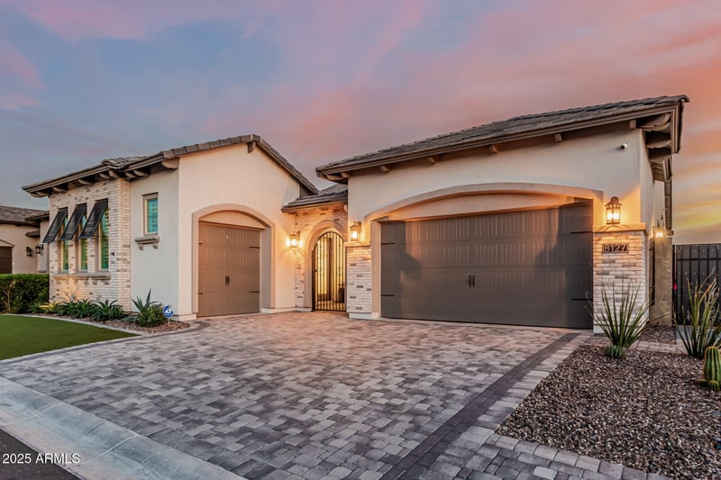 8127 June St, Mesa, AZ 85207