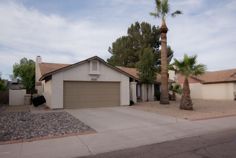 8128 W Mclellan Rd, Glendale, AZ 85303