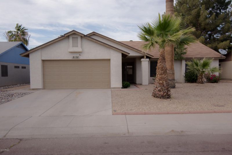 8128 W Mclellan Rd, Glendale, AZ 85303