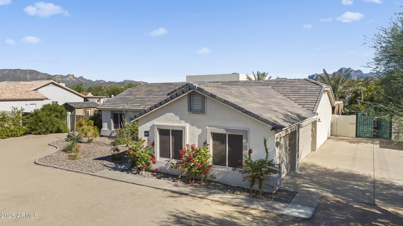 813 110th St, Mesa, AZ 85207