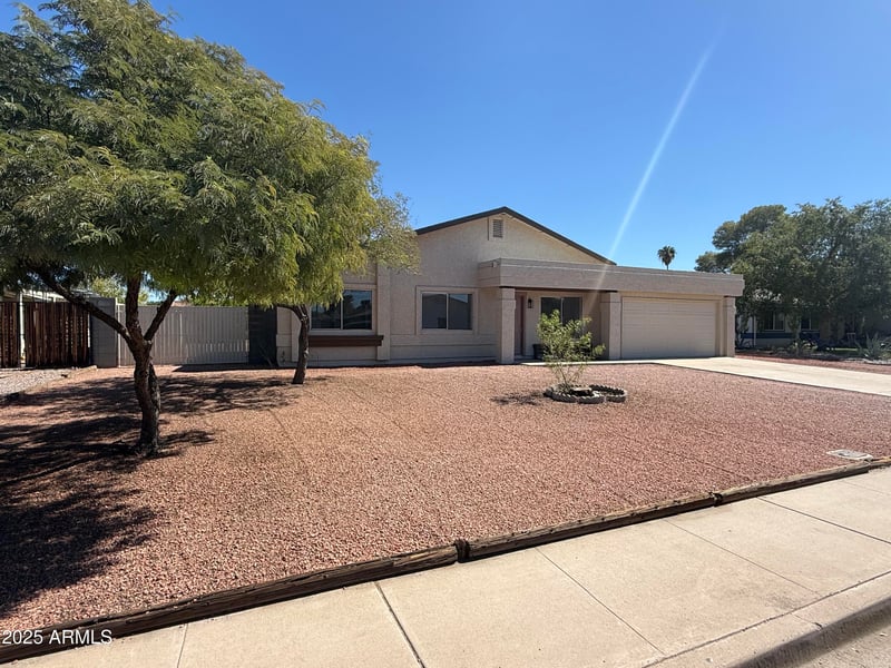 813 Briar Rd, Mesa, AZ 85204