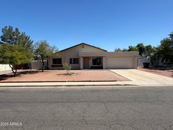 813 Briar Rd, Mesa, AZ 85204