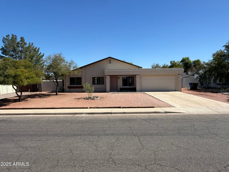 813 Briar Rd, Mesa, AZ 85204