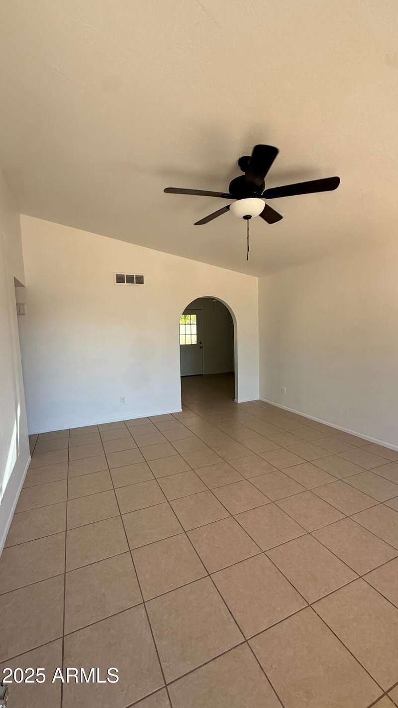 813 Briar Rd, Mesa, AZ 85204