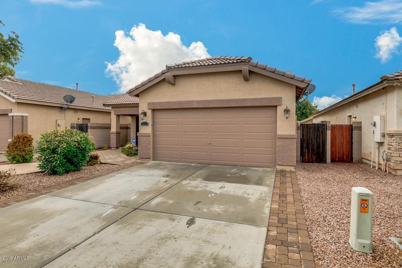 813 E Christopher St, San Tan Valley, AZ 85140