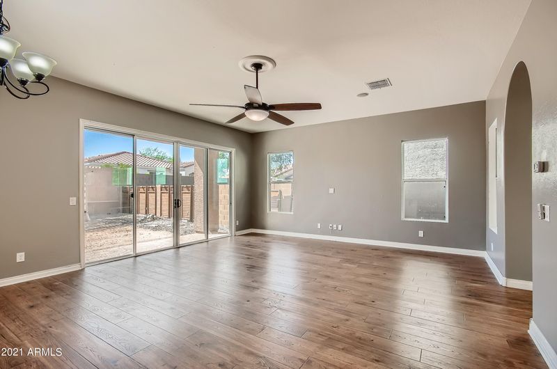 813 E Constance Way, Phoenix, AZ 85042