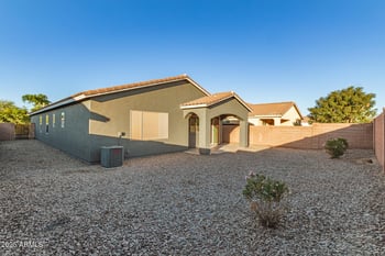 813 Love Rd, San Tan Valley, AZ 85143