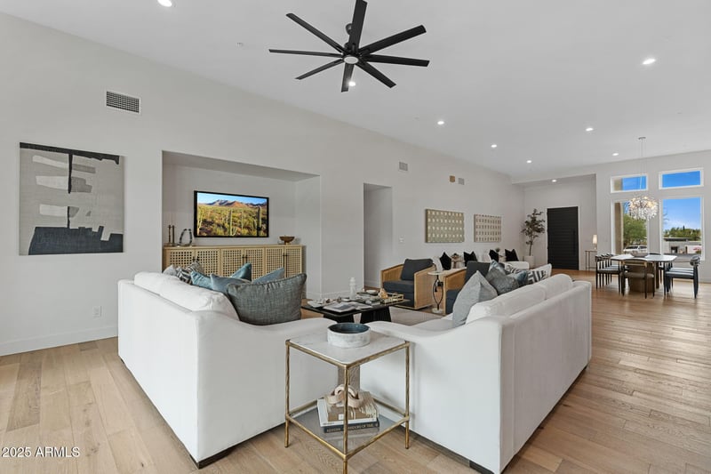 8130 E Vista Bonita Dr, Scottsdale, AZ 85255