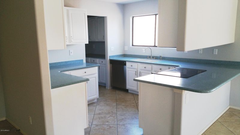 8131 E Dahlia Dr, Mesa, AZ 85208