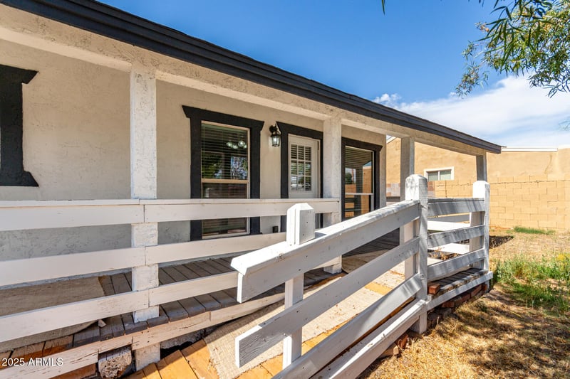 8132 3rd Ave, Mesa, AZ 85208
