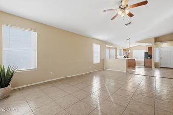 8132 Hammond Ln, Phoenix, AZ 85043