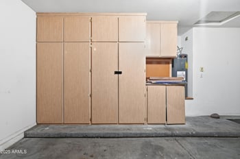 8132 Hammond Ln, Phoenix, AZ 85043