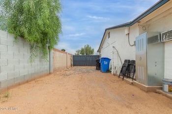 8132 Pierson St, Phoenix, AZ 85033