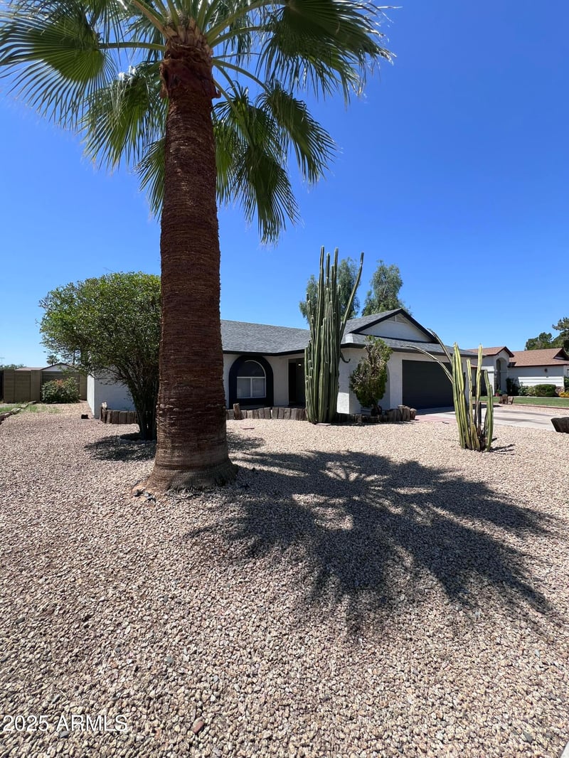 8133 Mclellan Rd, Glendale, AZ 85303