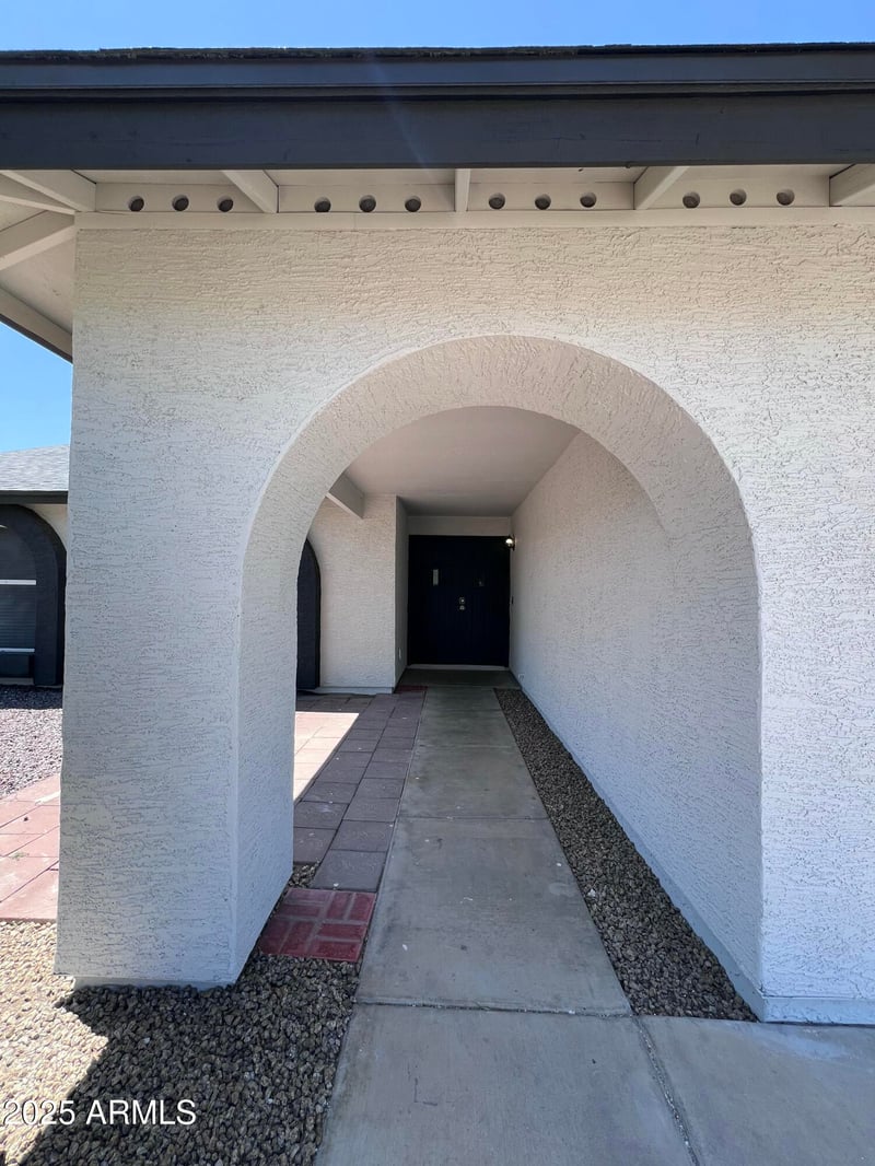 8133 Mclellan Rd, Glendale, AZ 85303