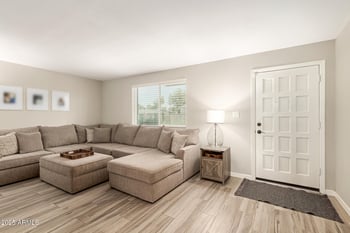8135 Central Ave #7, Phoenix, AZ 85020