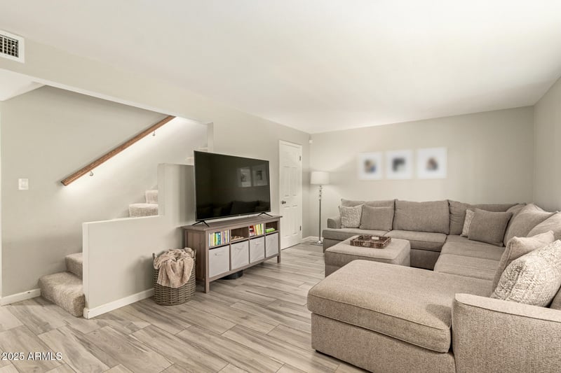 8135 Central Ave #7, Phoenix, AZ 85020