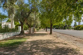 8135 Central Ave #7, Phoenix, AZ 85020