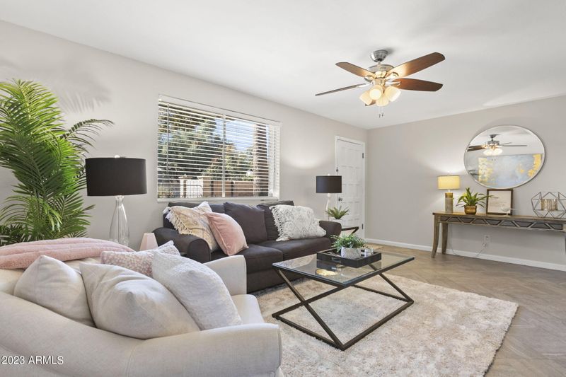 8135 N Central Ave #11, Phoenix, AZ 85020