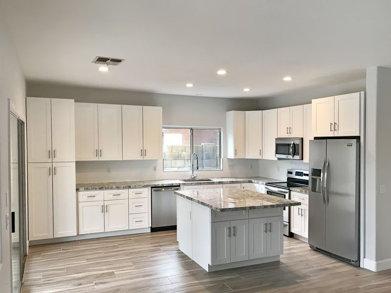 8135 W Ross Ave, Peoria, AZ 85382